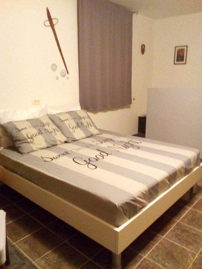 Ella Apartment พูลา ภายนอก รูปภาพ