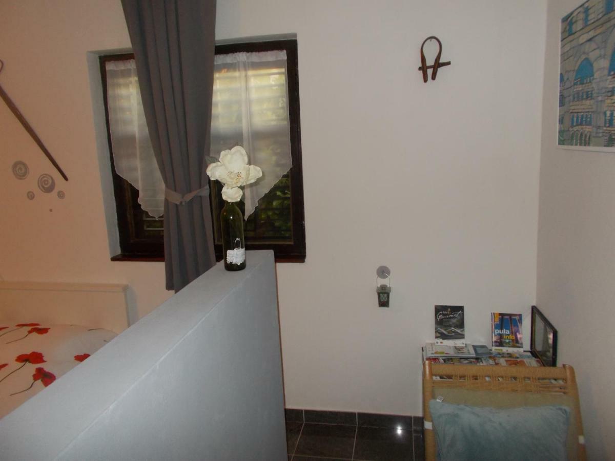 Ella Apartment พูลา ภายนอก รูปภาพ