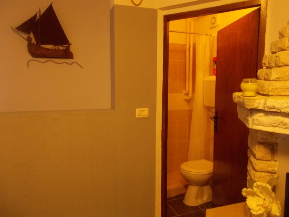 Ella Apartment พูลา ภายนอก รูปภาพ